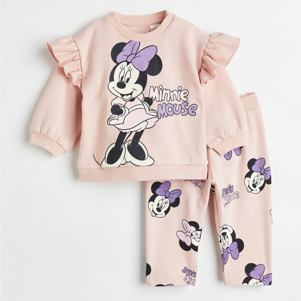 H&M 2 pieces sweatshirt set . Size 6M . New.